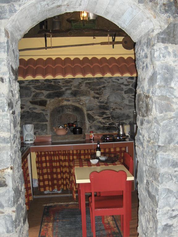 Casa Rosa Vila Camacha  Quarto foto